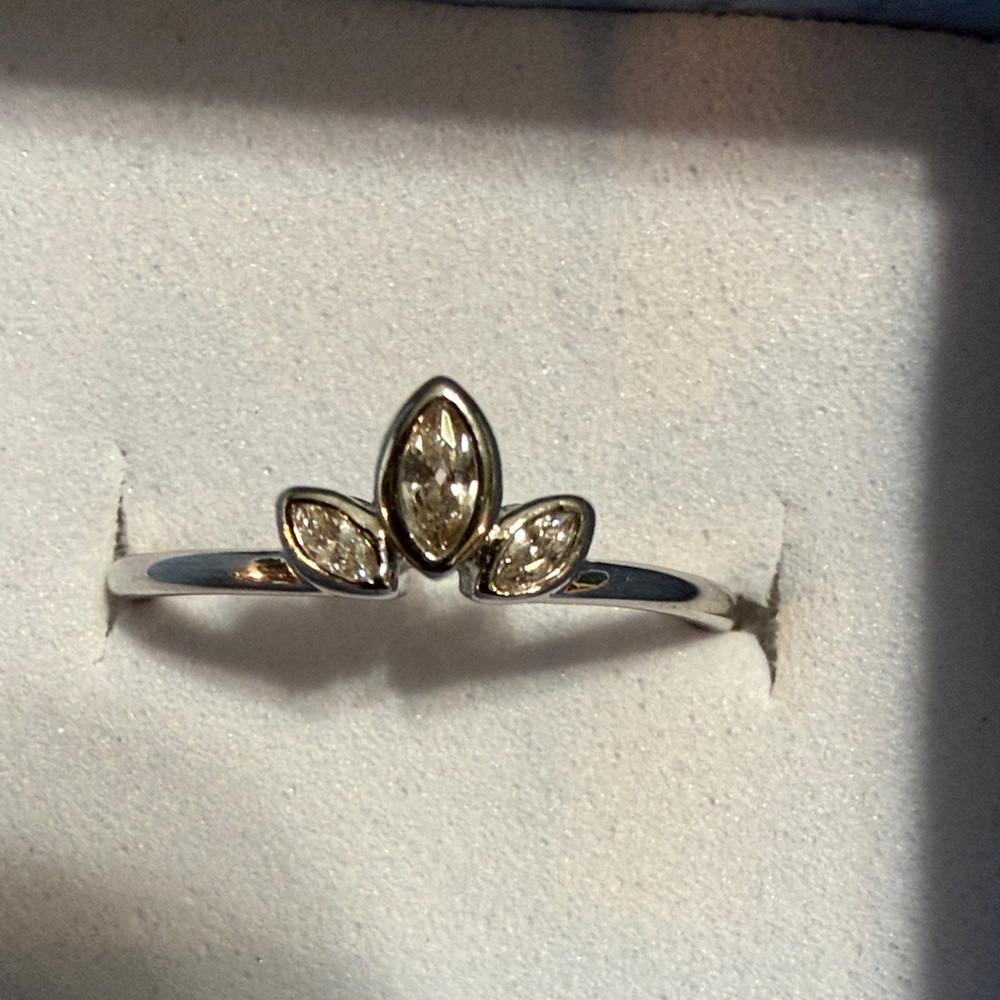 Pretty Bird White Gold Plated Ring with Marquise Stones size 6